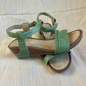 MERRELL Women's Revalli Aura Post Wedge Strappy Leather Sandal Teal US Size 7